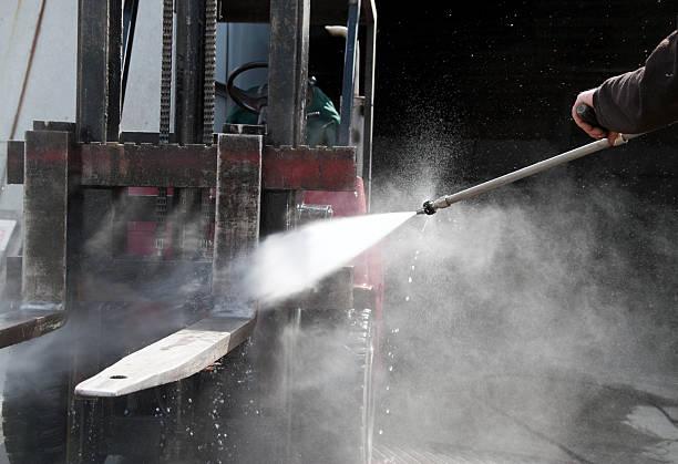 Best Pressure Washing Services for Businesses  in Cadillac, MI